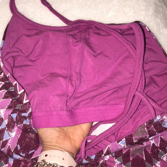 Workout top - Picture 3 of 3